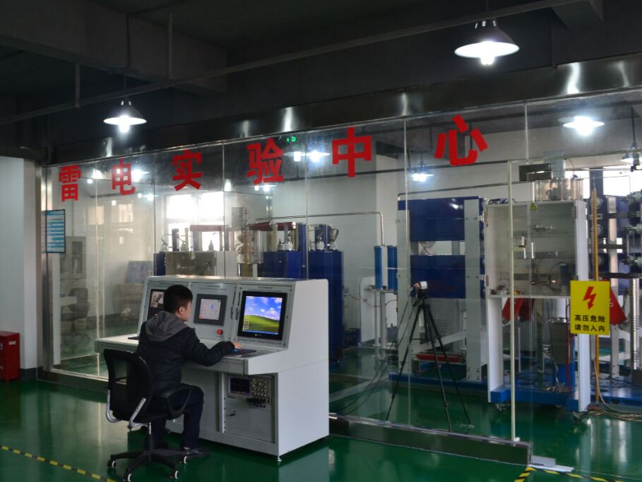 如何檢測防雷器瞬間放電電流？
